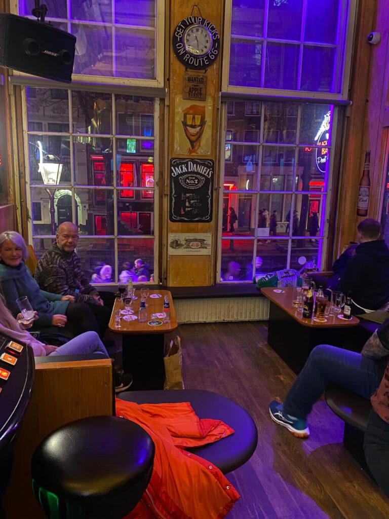 BlackTigerBar, Drinks, lunch, dinner, pool table & tv