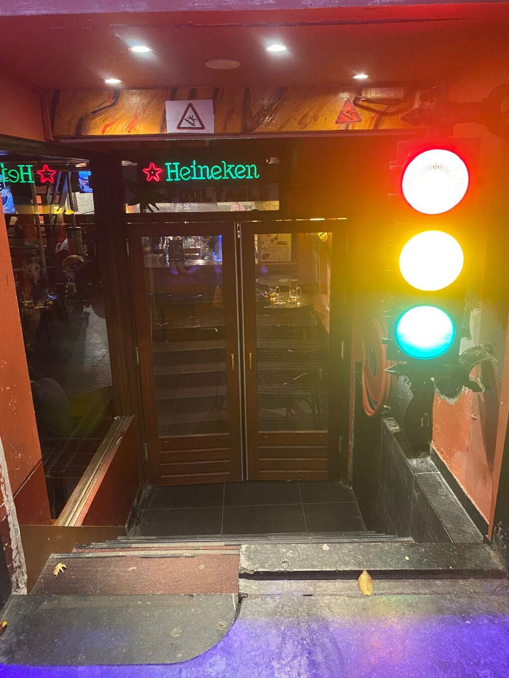 BlackTigerBar, Drinks, lunch, dinner, pool table & tv