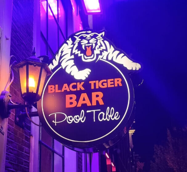 BlackTigerBar, Drinks, lunch, dinner, pooltable & tv